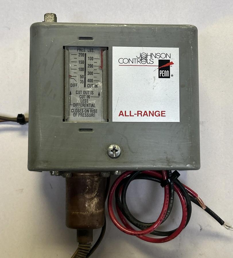 Used JOHNSON CONTROLS,P70AA-118,PRESSURE CONTROL