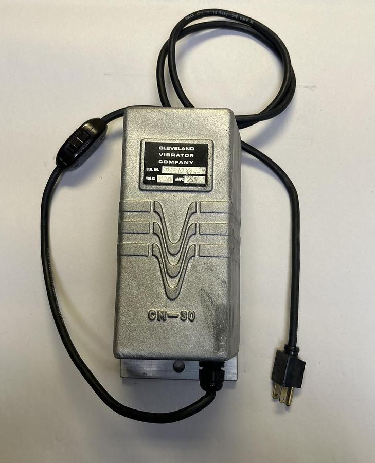 Used CLEVELAND VIBRATOR COMPANY,CM-30,VIBRATOT 120V