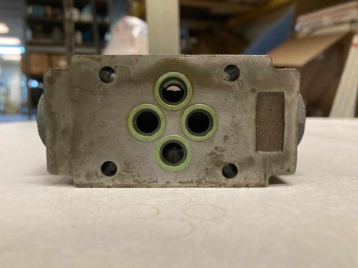 Used Rexroth,Z2S-6-1-64/V,Hydraulic Check Valve Manifold Block