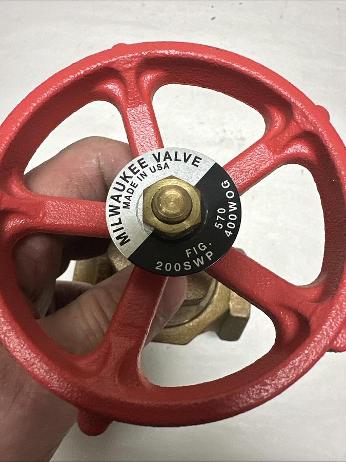 Milwaukee,200SWP 400WOG,1-1/2" Fig. 570 Brass Gate Valve