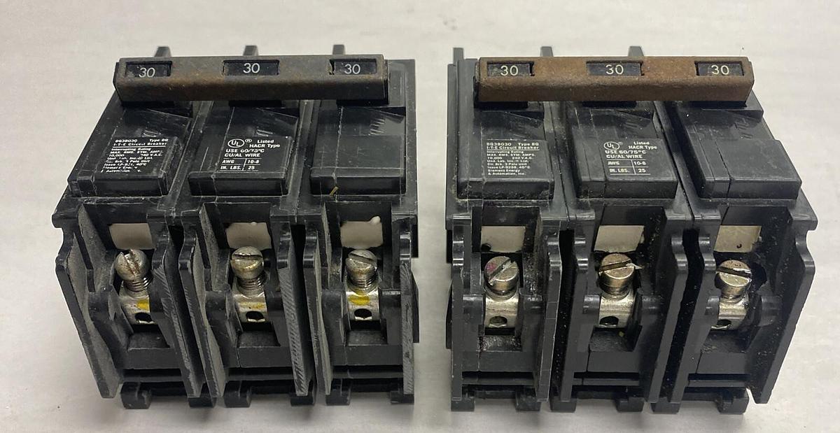 Used ITE SIEMENS,BQ3B03G,Circuit Breaker 30 AMP 240V Lot Of 2