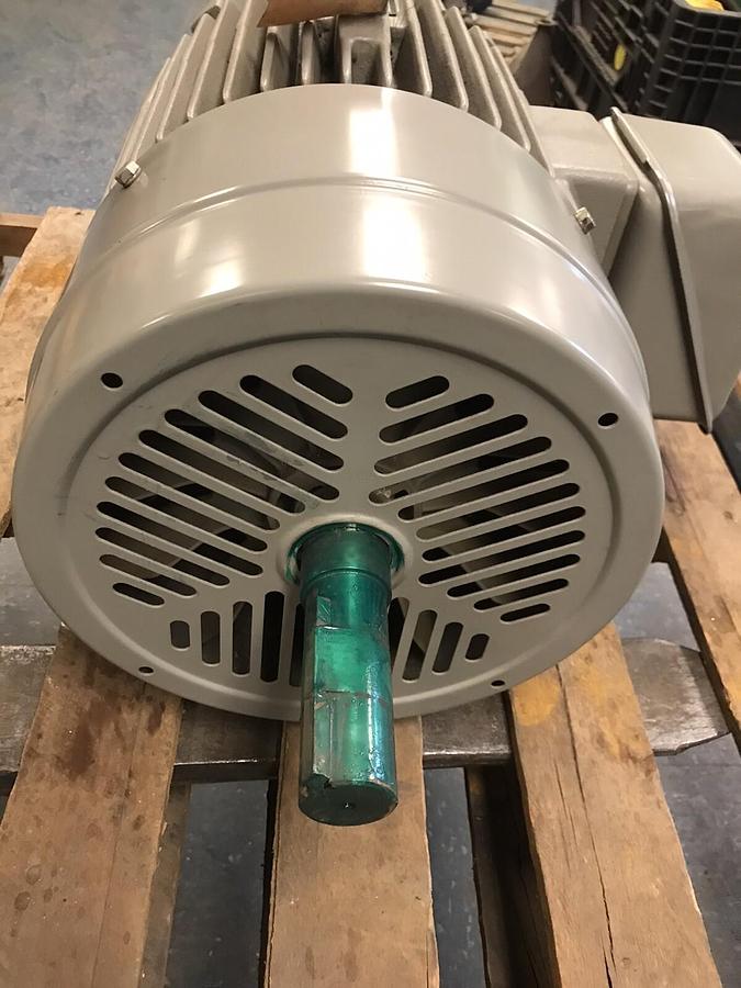 Used Toshiba World Energy,TIKK FBK8,Dual Shaft Induction Motor 15Kw 6 Poles 200-220V