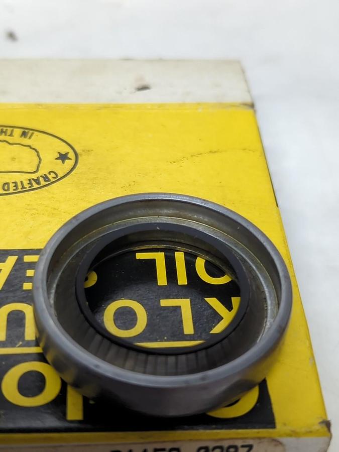 GARLOCK KLOZURE,21158-0287,OIL SEAL 1 X 1.5 X 5/16 LOT OF 2 NOS