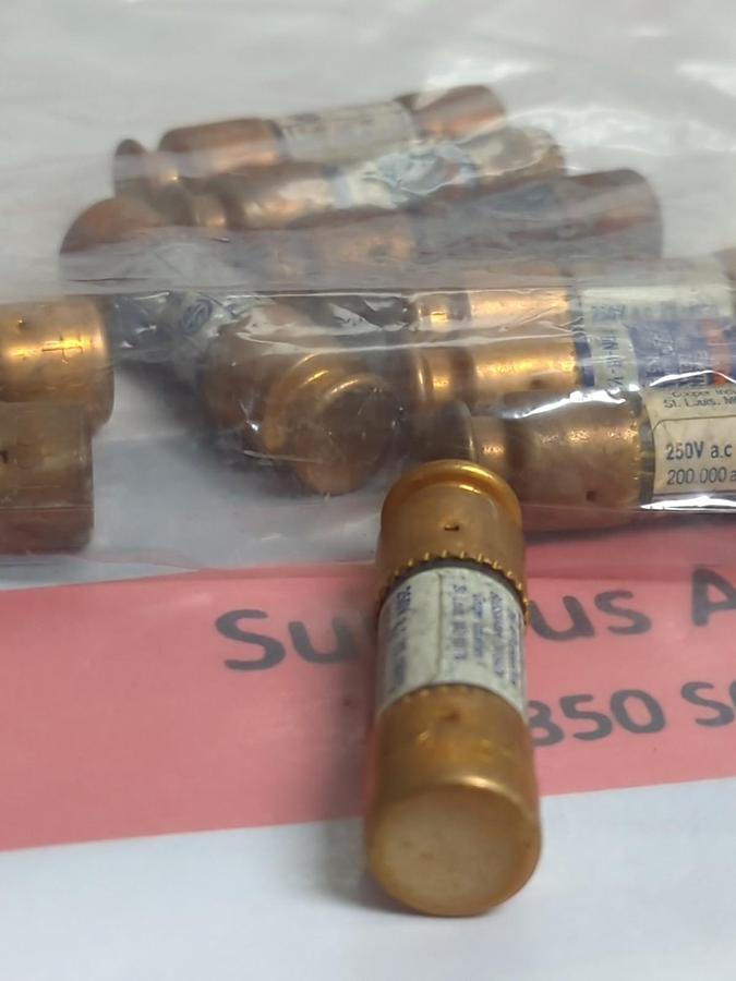 Used COOPER BUSSMANN,FRN-R-1/2,FUSETRON 1/2 AMP FUSE LOT OF 17 PRE-OWNED