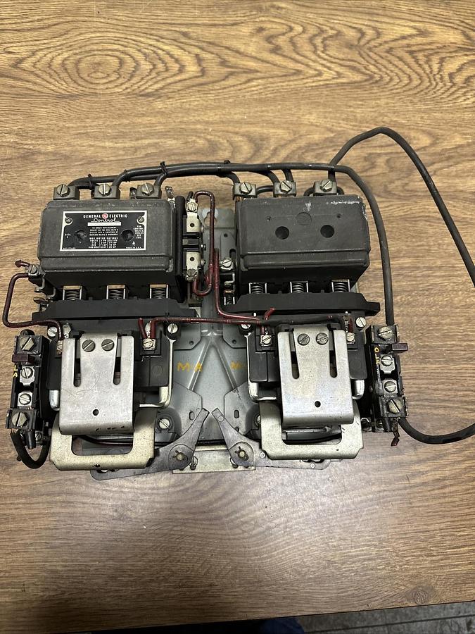 Used GE,CR7006D101Q,Size 2 Reversing Motor Starter