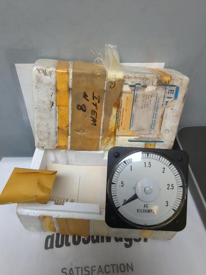 ELI INTRUMENTS,YEW: AB-40,RANGE: 0-5AAC  SCALE: 0-3KAAC PANEL METER NOS