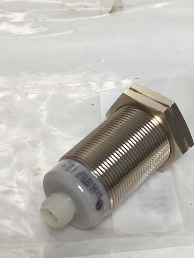 Used EATON,E57-30L-E33-AA,PROXIMITY SWITCH PRE-OWNED