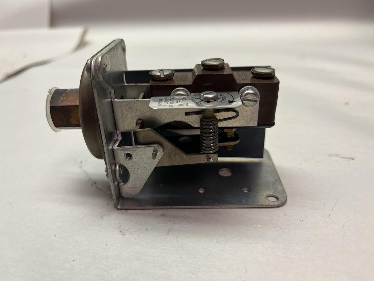 HONEYWELL,P654A-1004-01,PRESSURETROL DIFFERENTIAL SWITCH