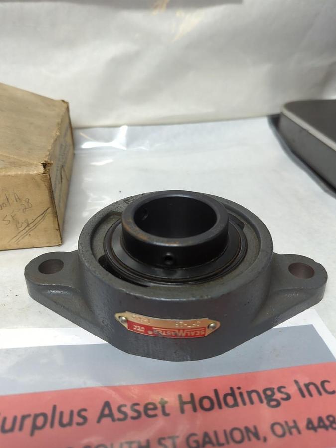 SEALMASTER,SFT-28,2-BOLT FLANGE BEARING 1-3/4 INCH BORE NOS