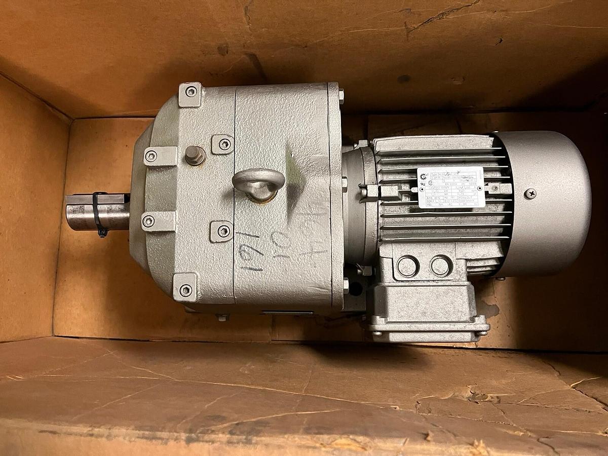NORD,SK773-80L/4,GEARMOTOR RATIO 140/59 RPM 12 1HP