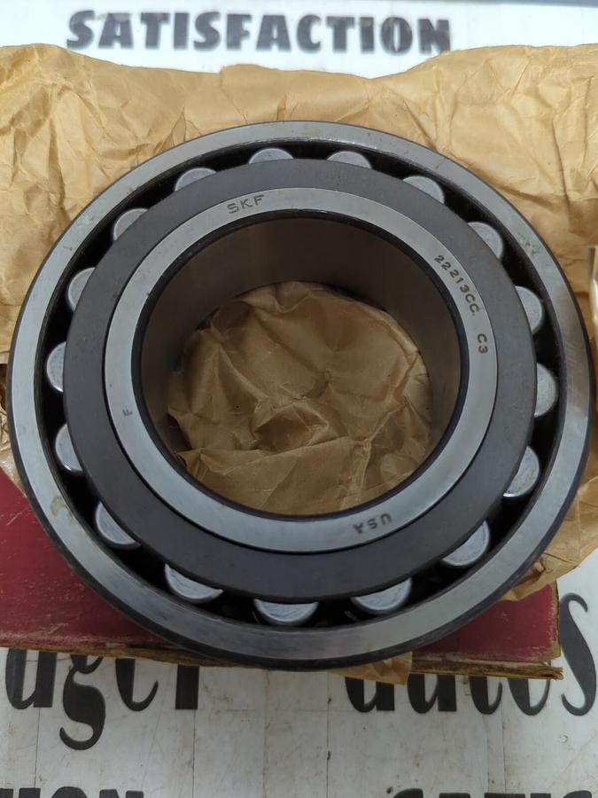 SKF,22213CC/C3,SPHERICAL ROLLER BEARING 65MMX120MMX31MM NOS