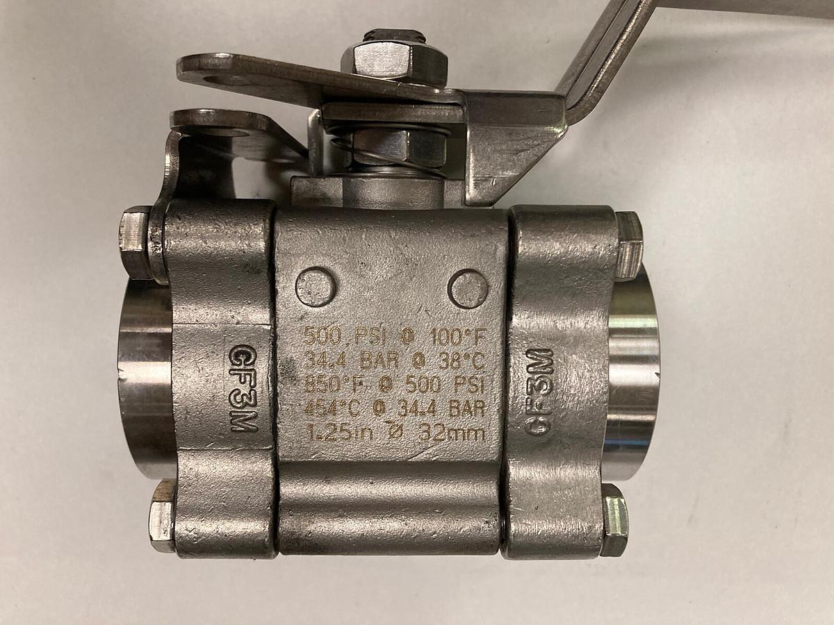 Used Swagelok,SS-T67MSW24P-JL,Manual Stainless Socket Weld 1-1/4" Ball Valve