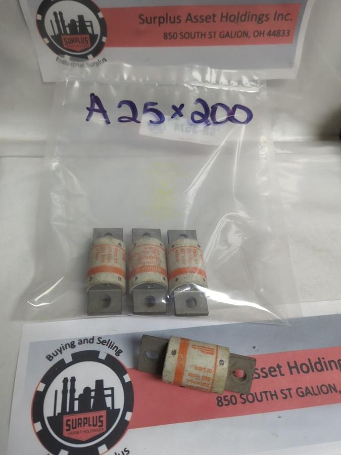 Used GOULD SHAWMUT,A25X200,TYPE 4 FUSE 200 AMP LOT OF 4 PRE-OWNED