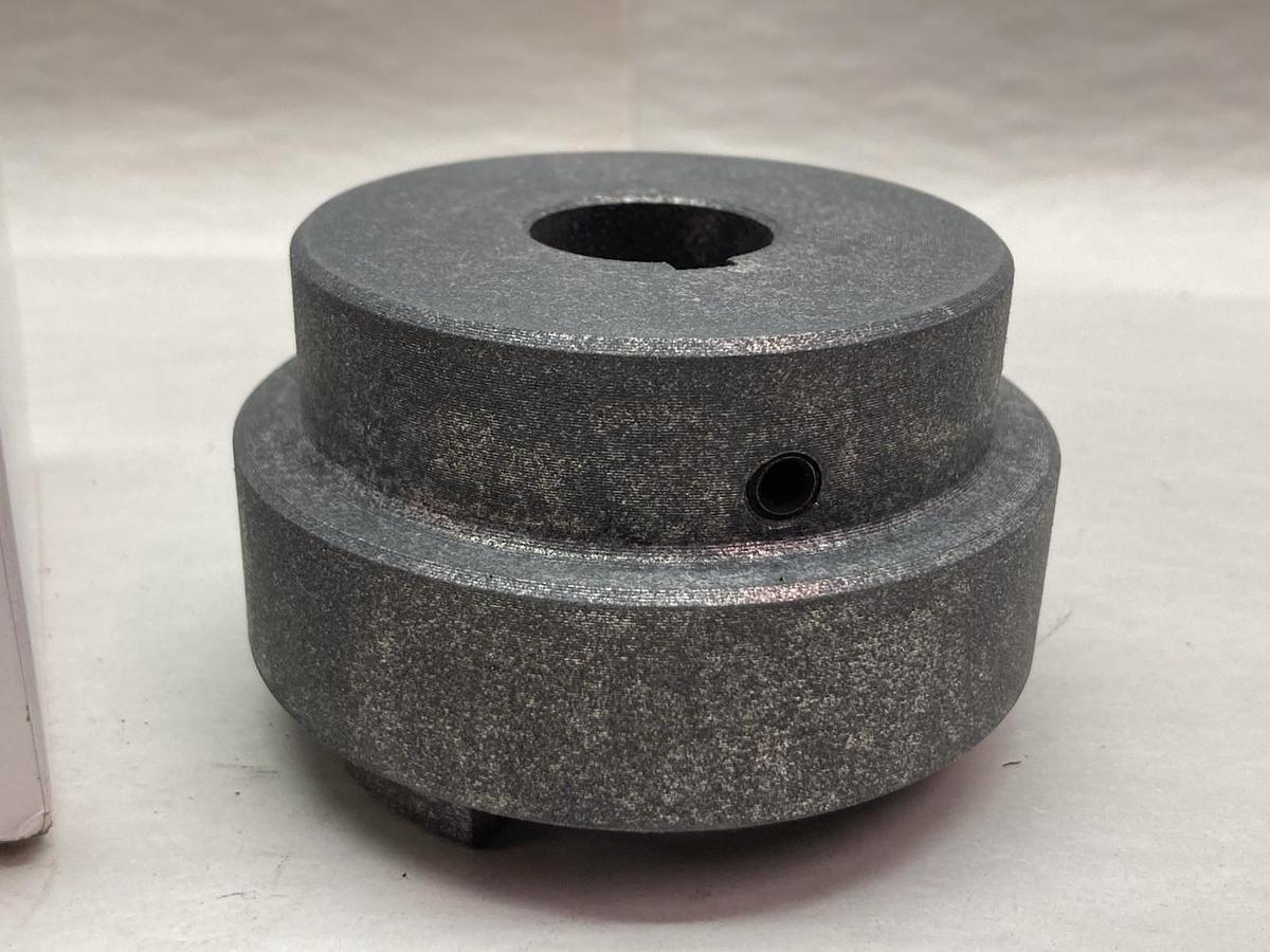 Used Magnaloy Coupling Company,One Model 300,Hub 1x1/4