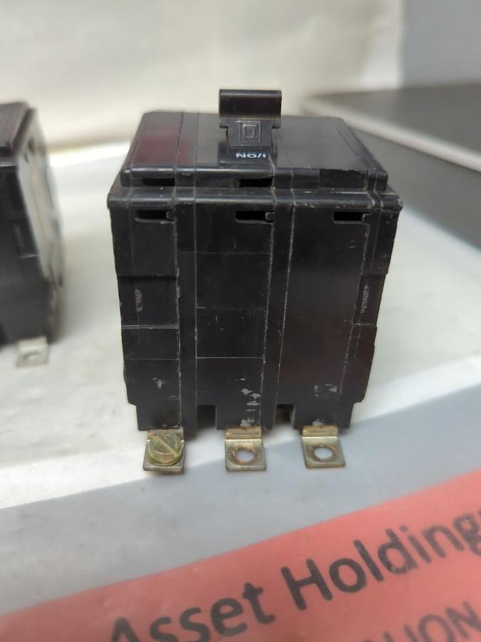Used SQUARE D,QOB325,CIRCUIT BREAKER 25 AMP 3-POLE LOT OF 2 PRE-OWNED