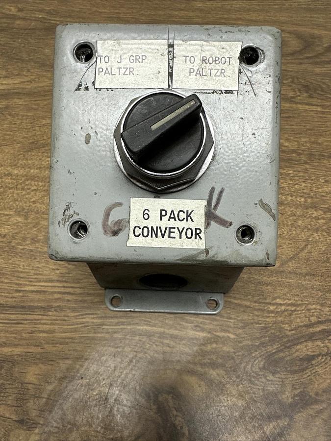 Used Weigmann,WPBA1,Sloping Front Button Enclosure w/GE CB104P 2 Pos Switch