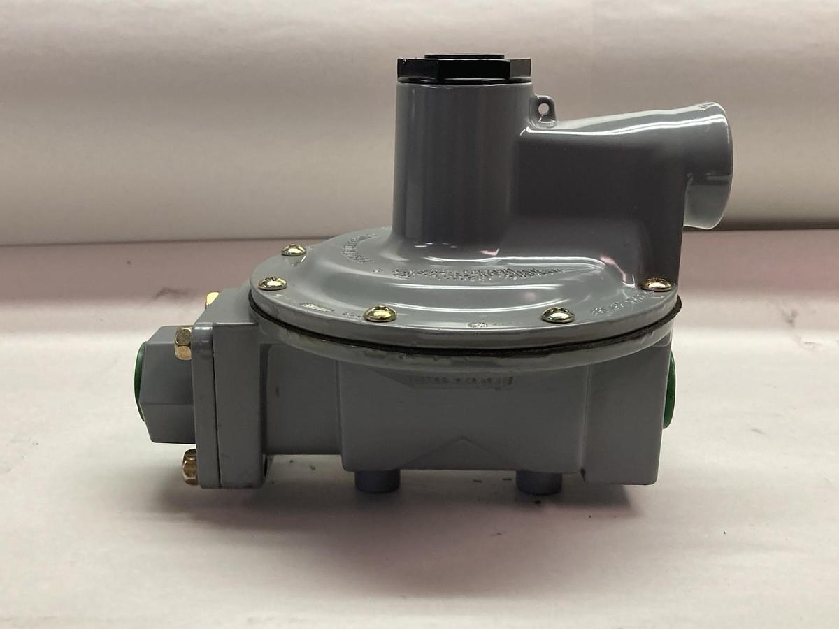 Fisher Controls,R522-3,Internal Relief Pressure Valve 7.5-9.5 1/8 Inch Bore