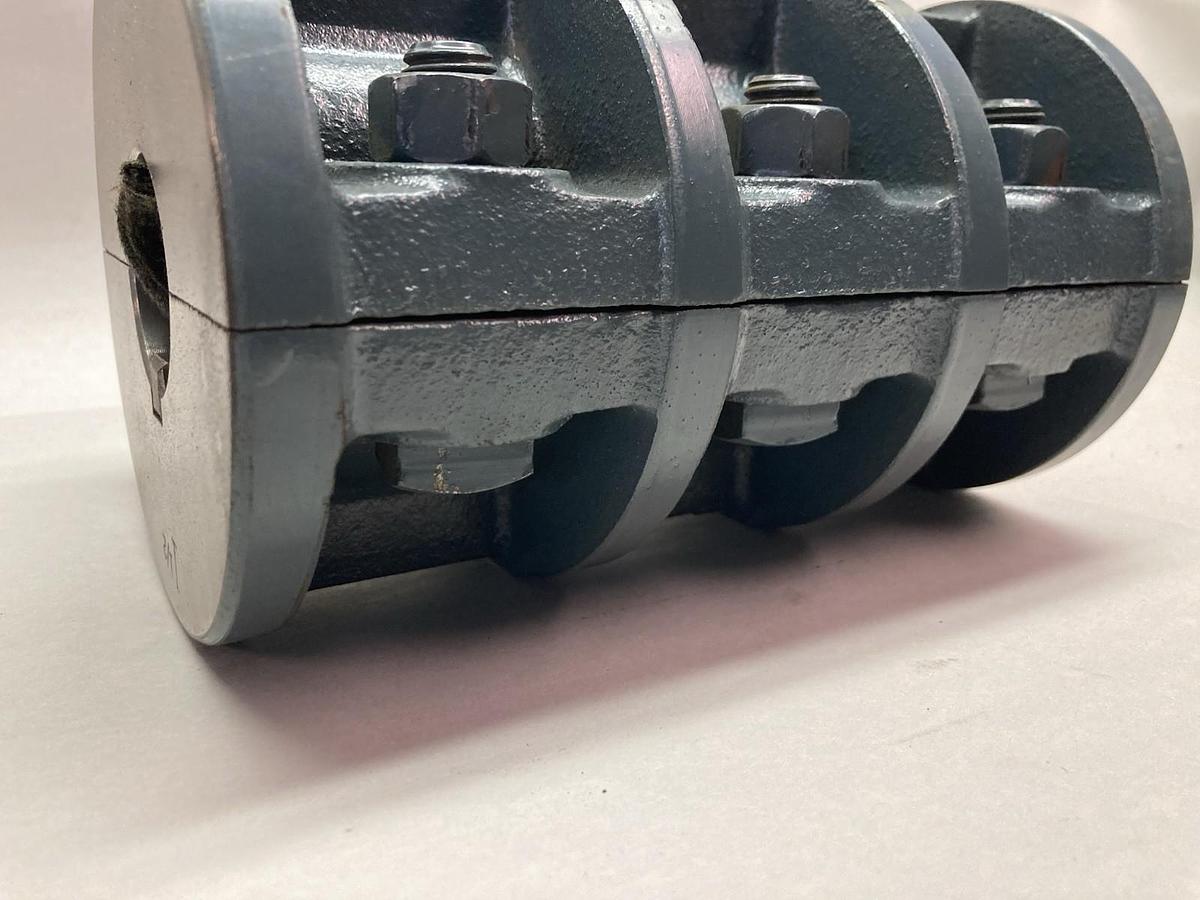 Used Royersford,1-1/2 Inch,Rigid Clamp Coupling