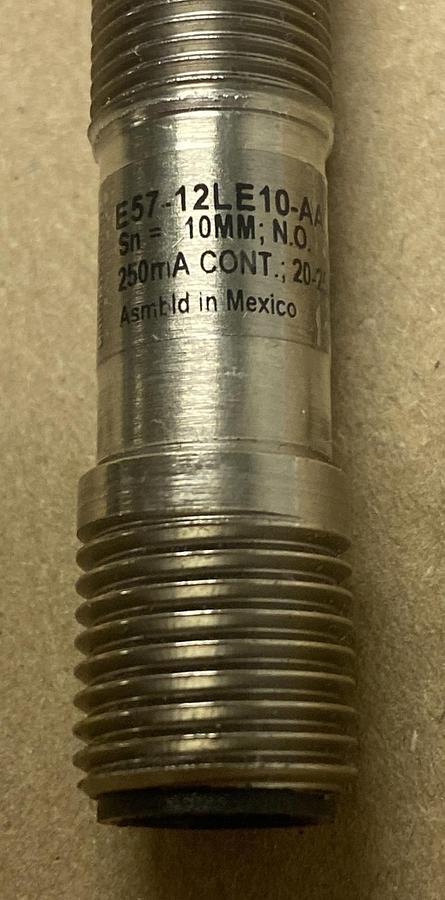 Used Eaton Cutler-Hammer,E57-12LE10-AA,Proximity Sensor