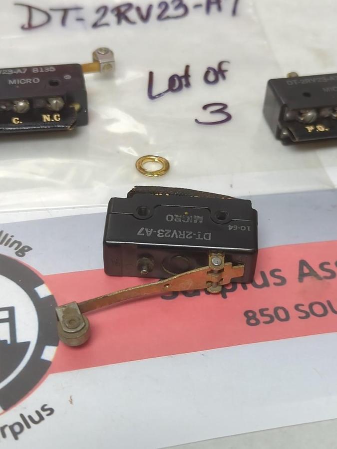 Used HONEYWELL,DT-2RV23-A7,ROLLER LEVER MICRO SWITCH 10 AMP LOT OF 3 PRE-OWNED