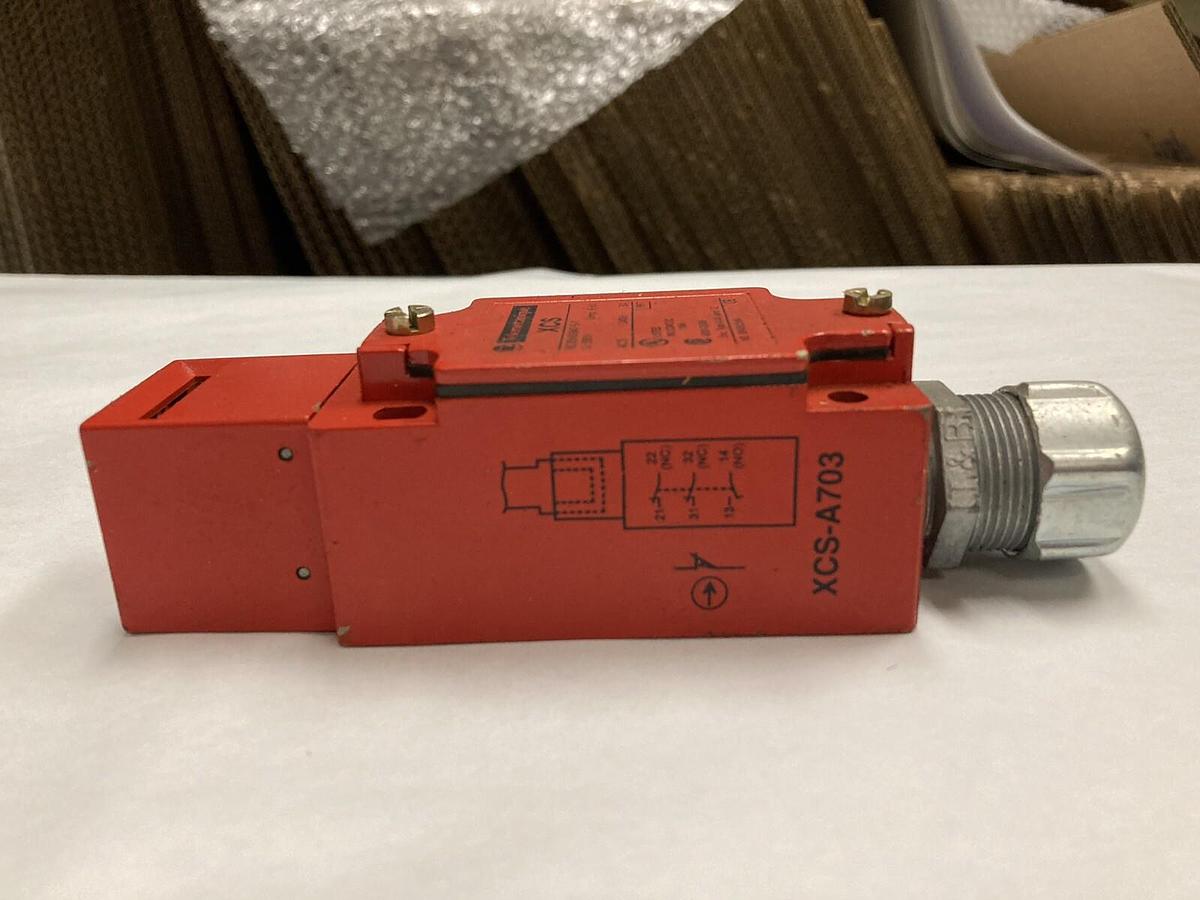 Used Telemecanique,XCS-A703,Safety Limit Switch