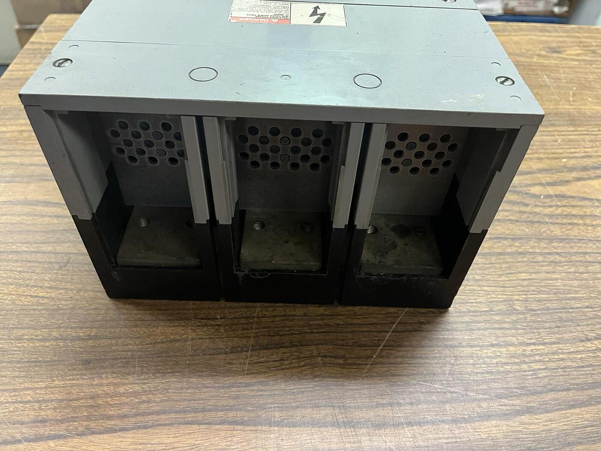 Used SIEMENS,MD63F800,CIRCUIT BREAKER 800A 600V MD6 3P