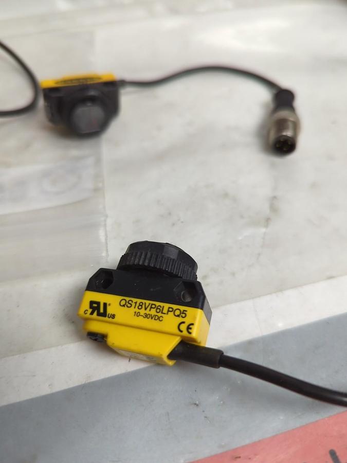 Used BANNER,QS18VP6LPQ5,PHOTOELECTRIC SENSOR 10-30VDC LOT OF 4 PRE-OWNED