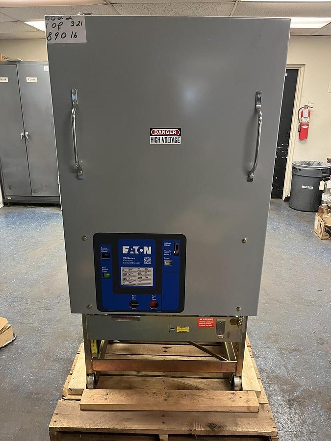 Used EATON,50DH-VR250U,VR 2000A VACUUM SERIES CIRCUIT BREAKER 119HRS!