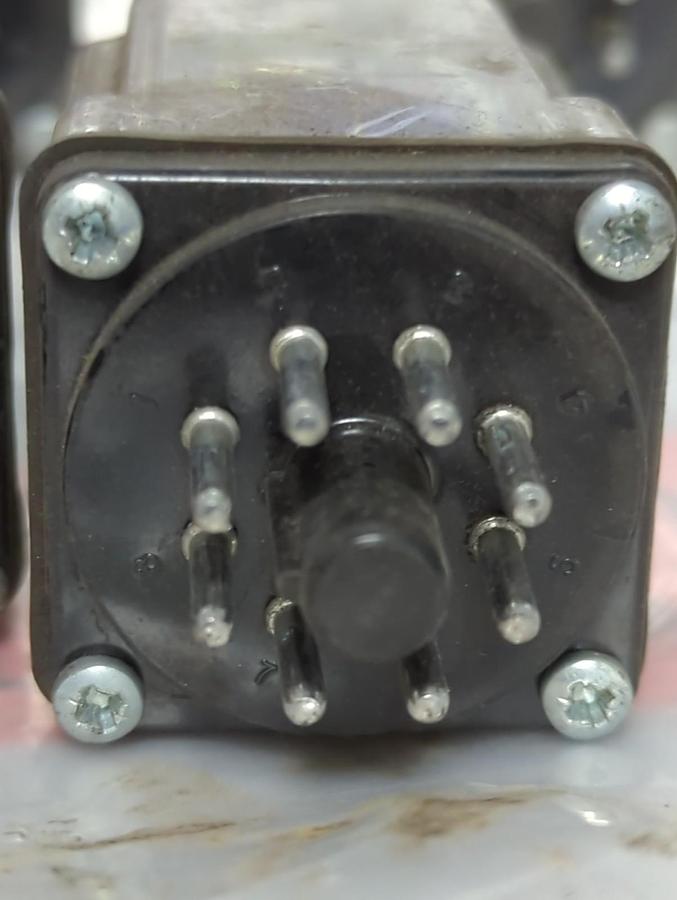 Used HARTLEY CONTROLS,300-29,RELAY 8-PIN LOT OF 18 PRE-OWNED