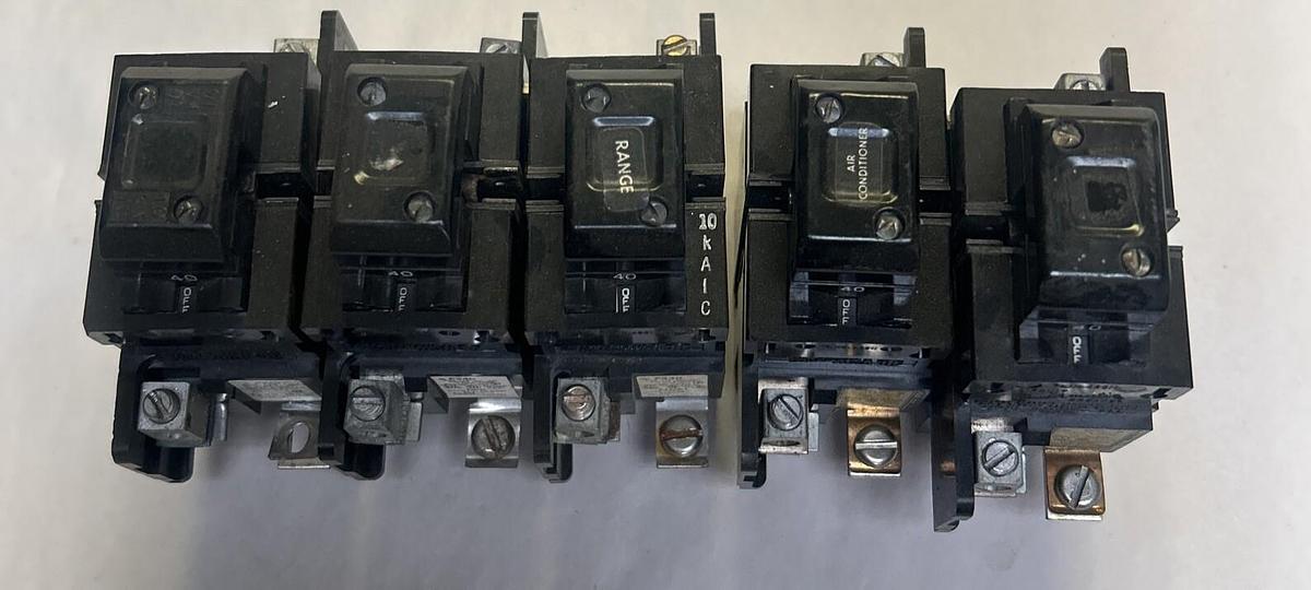 Used BULLDOG,P240,PUSHMATIC CIRCUIT BREAKER 40A 120/240V 2P LOT OF 5
