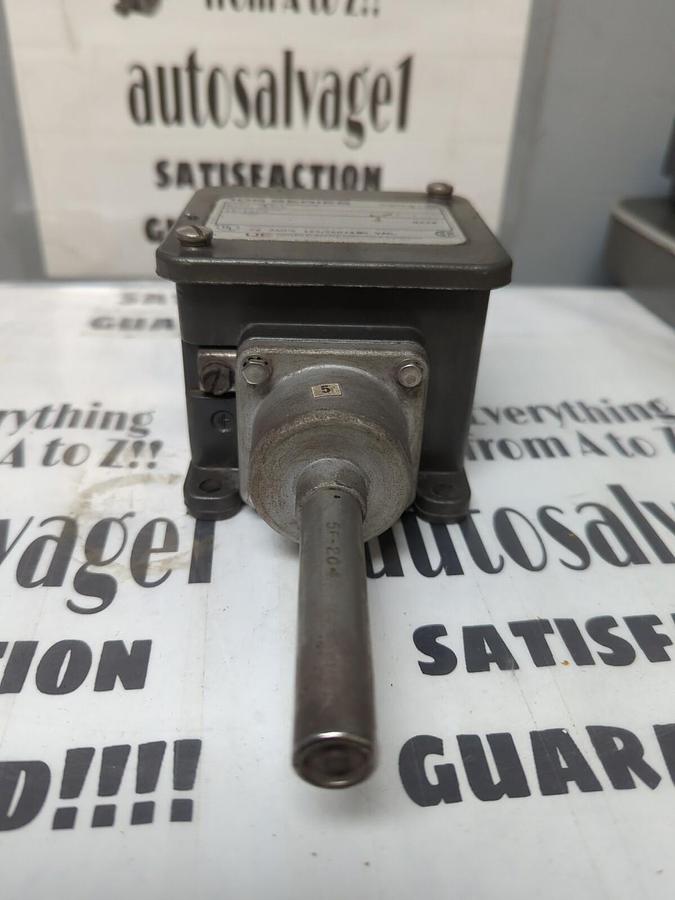 UNITED ELECTRIC,B10J 13270,TEMPERATURE CONTROLLER 22AMP 125/250/480 VAC NOS