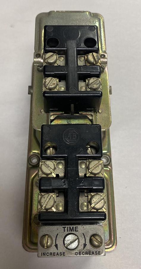 Allen Bradley,849-Z0D331,Ser B Pneumatic Timing Relay New