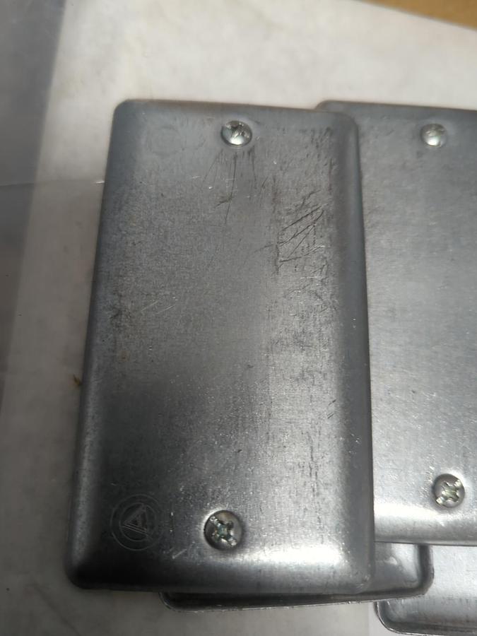 APPLETON EGS,2540,HANDY BOX BLANK BOX COVERS BOX OF 25 PCS 4X2-1/8 INCH NOS