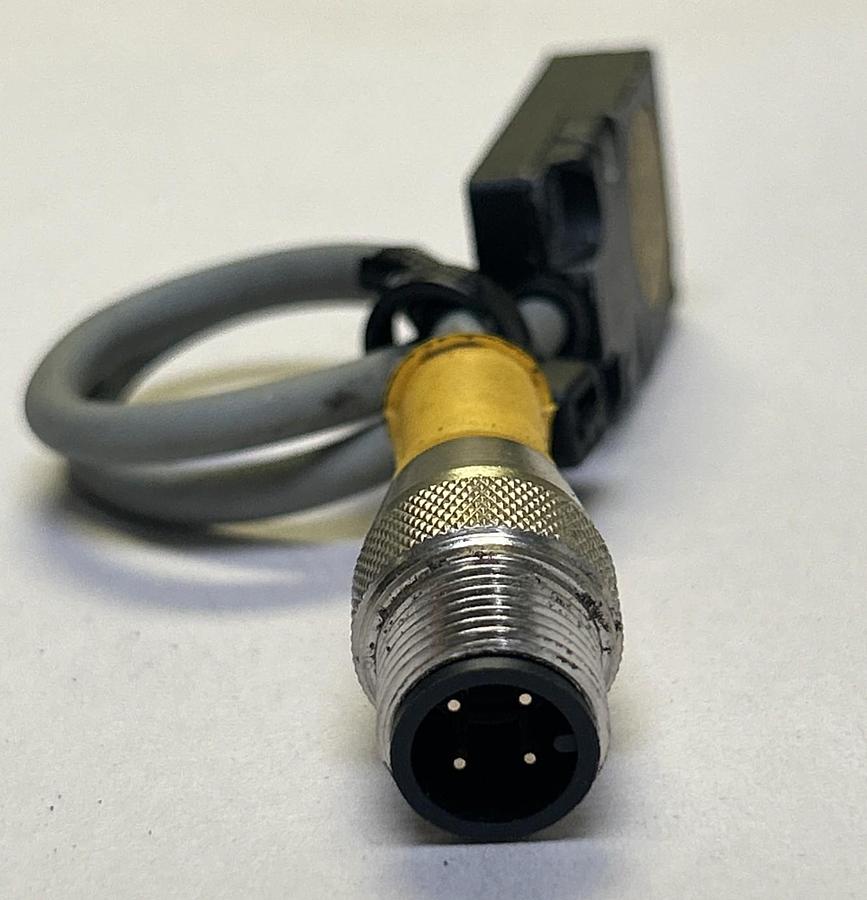 Used TURCK,BI5U-Q08-AP6X2,PROXIMITY SENSOR
