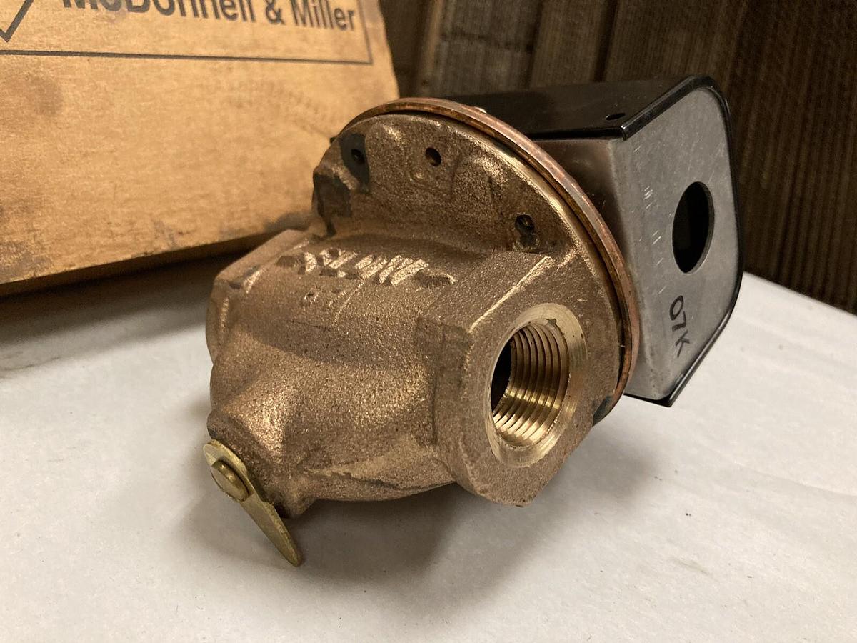 Mcdonnell & Miller,FS6-3/4,Snap Switch Flow Switch 3/4Inch NPT