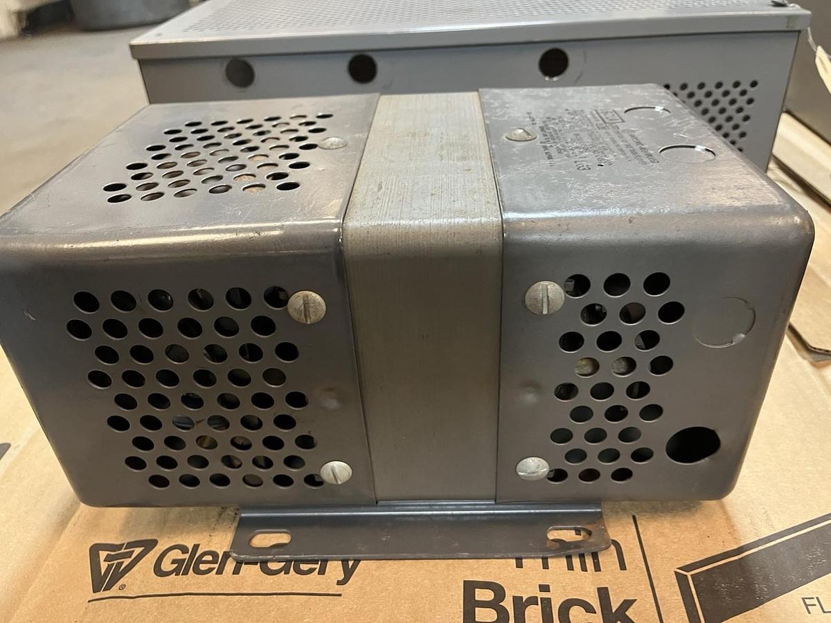 Used SOLA,23-22-150,CONSTANT VOLTAGE CVS-1 TRANSFORMER 500VA 1PH
