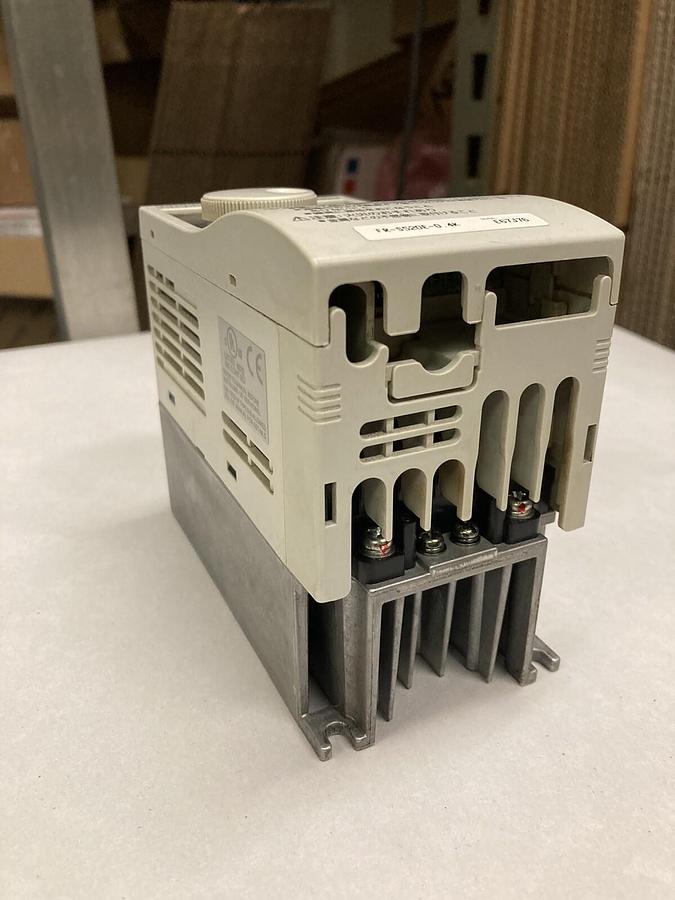 Used Mitsubishi,FR-S520E-0.4K,Inverter Drive 2.6A  3PH 200-240V