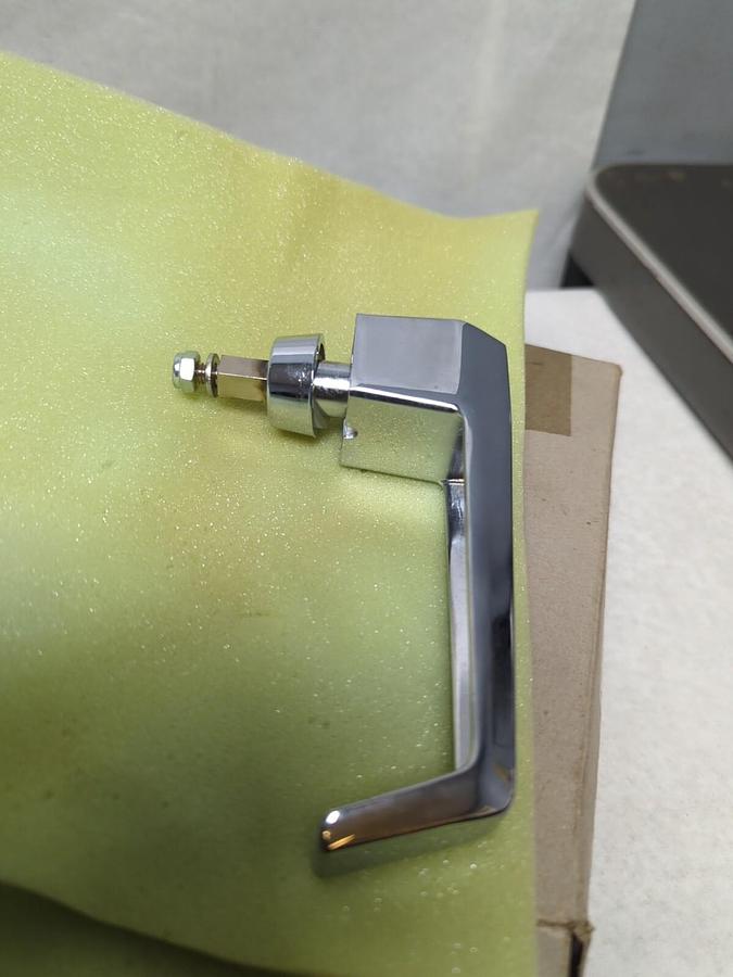 UNBRANDED,AG7879815550,DOOR HANDLE WITHOUT LOCK NOS