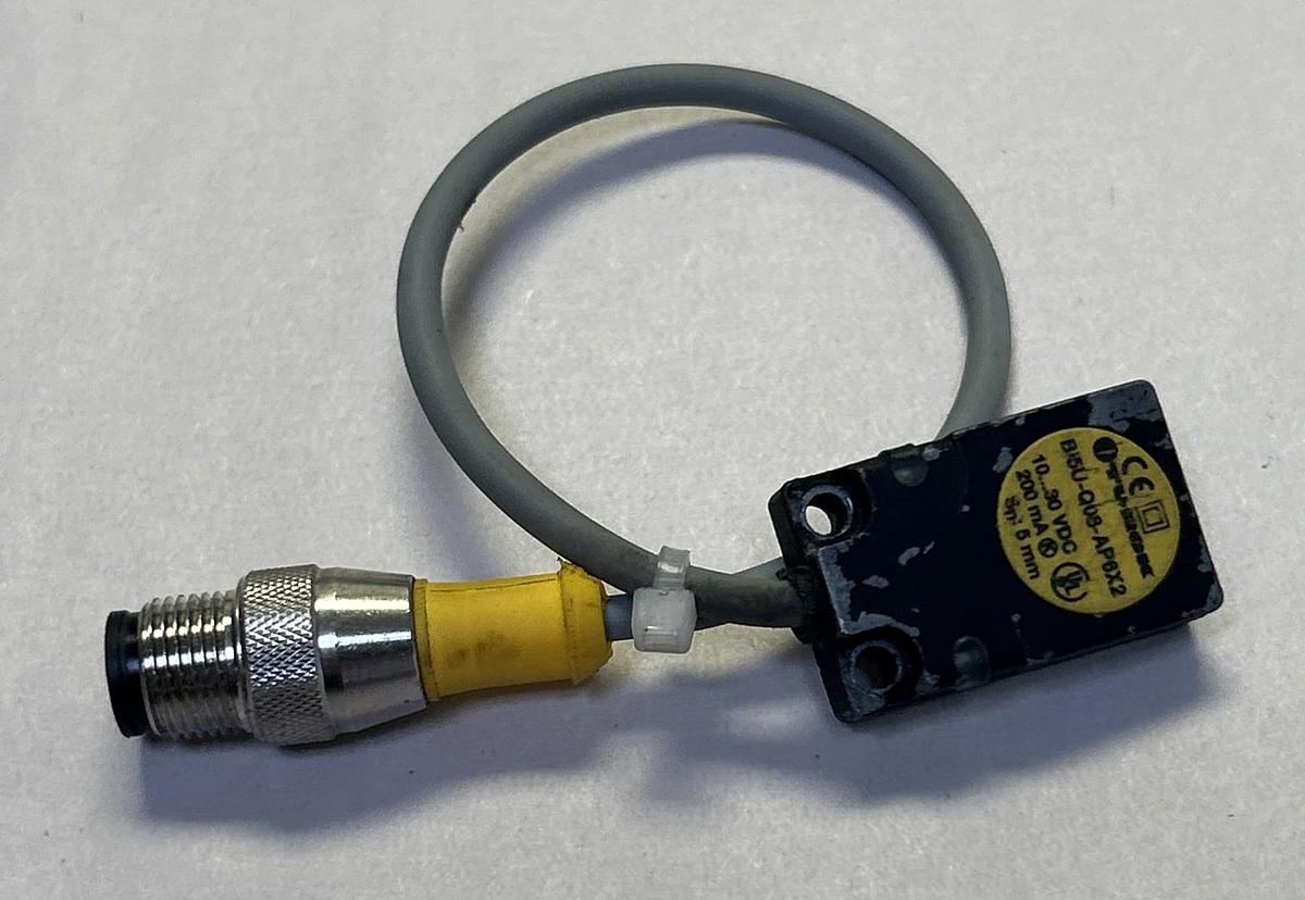 Used TURCK,BI5U-Q08-AP6X2,PROXIMITY SENSOR