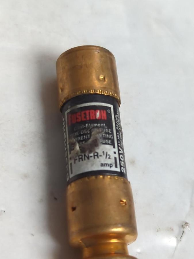 Used COOPER BUSSMANN,FRN-R-1/2,FUSETRON 1/2 AMP FUSE LOT OF 5 PRE-OWNED