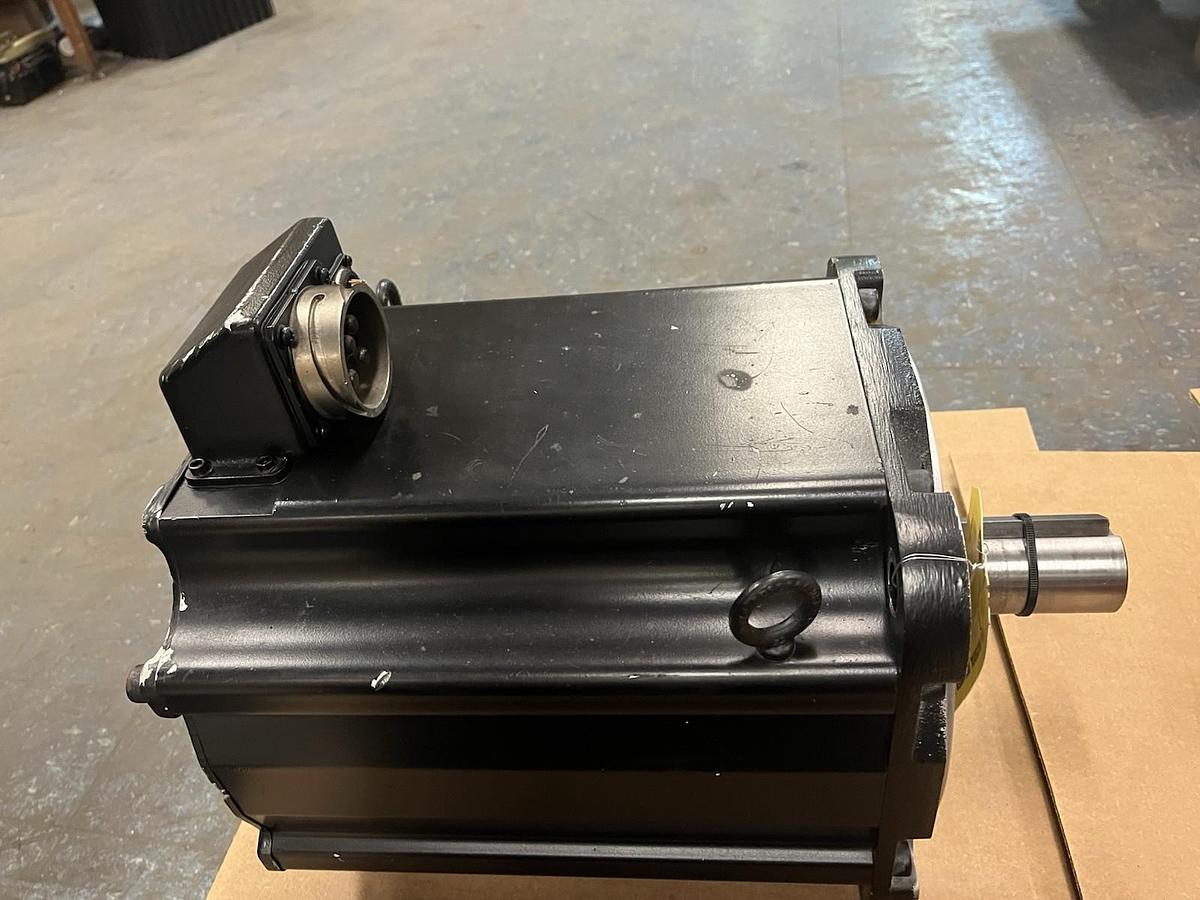 Used ALLEN BRADLEY,MPL-8980D-MJ22AA,SERVO MOTOR