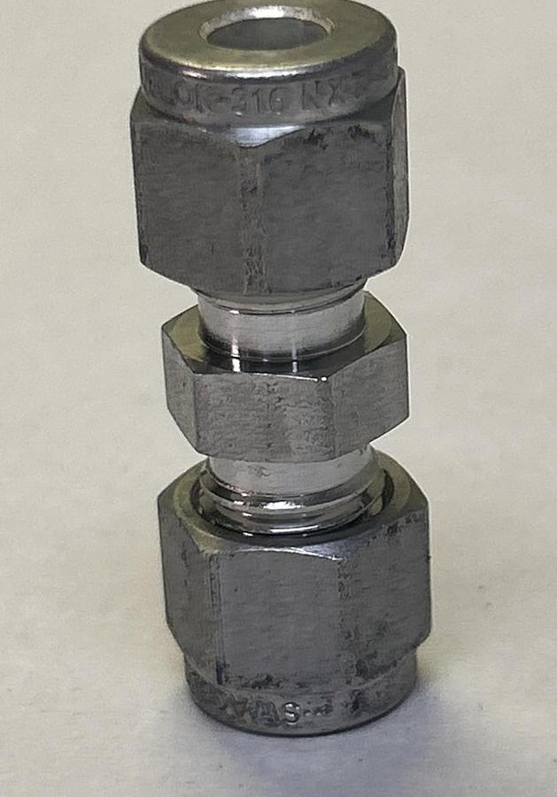 SWAGELOK,SS-400-6,UNION TEE 1/4T LOT OF 2 NOS