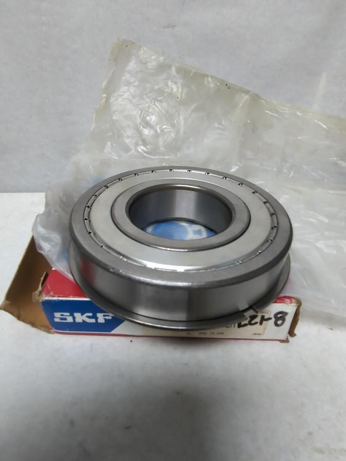 SKF,6313-2ZNRJEM,DOUBLE SHIELDED DEEP GROOVE BALL BEARING WITH SNAP RING NOS