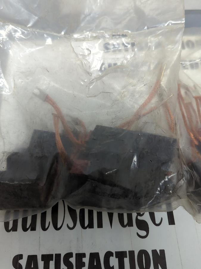 HELWIG CARBON,11-621217-560-02,CARBON MOTOR BRUSHES LOT OF 18 NOS