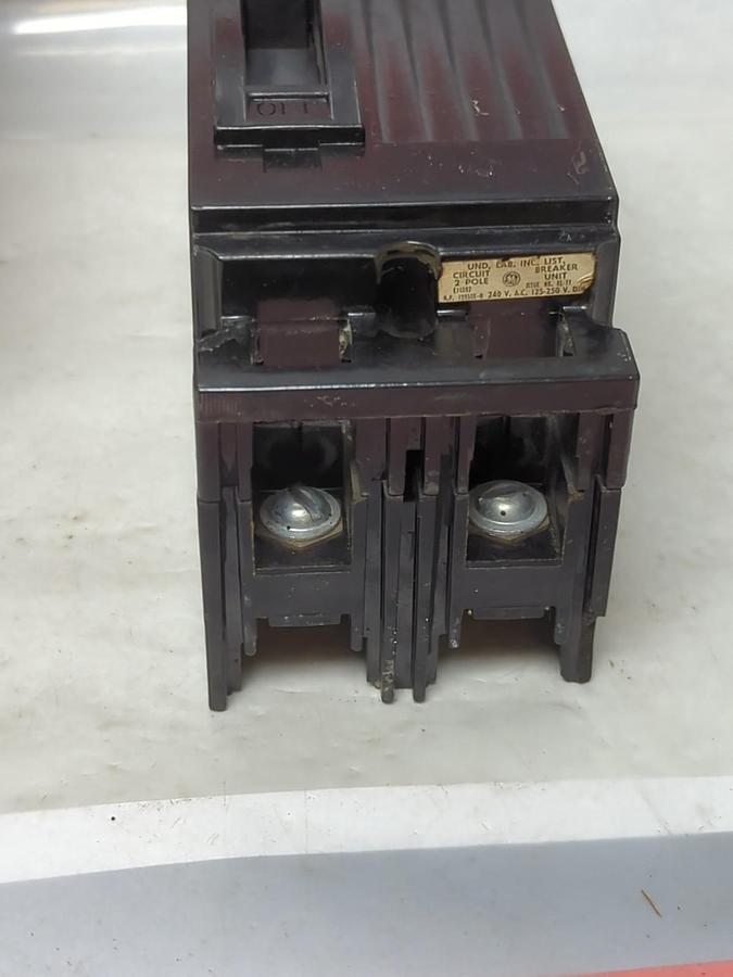 Used GENERAL ELECTRIC,TE122030,CIRCUIT BREAKER 2-POLE 30 AMP PRE-OWNED