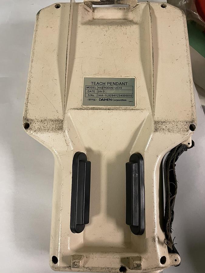 Used DAIHEN,AXTPDD0N-UC15,TEACH PENDANT CRACKED PLASTIC