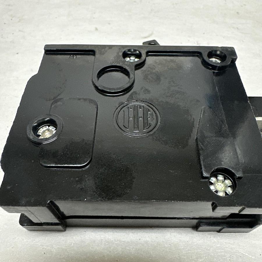 Used ITE,BQ1B020,20 Amp Single Pole Circuit Breaker LOT of 8