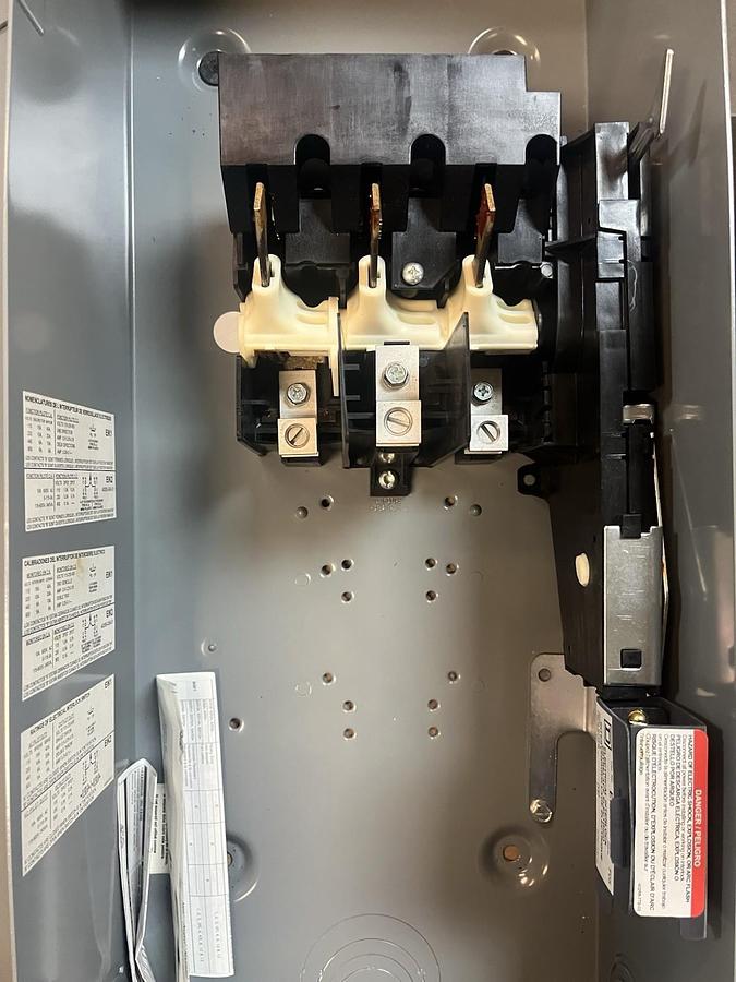 GE,HU3613RBPB,NEMA 3 SAFETY NON FUSED DISCONNECT 30A 600V PUSHBUTTONS