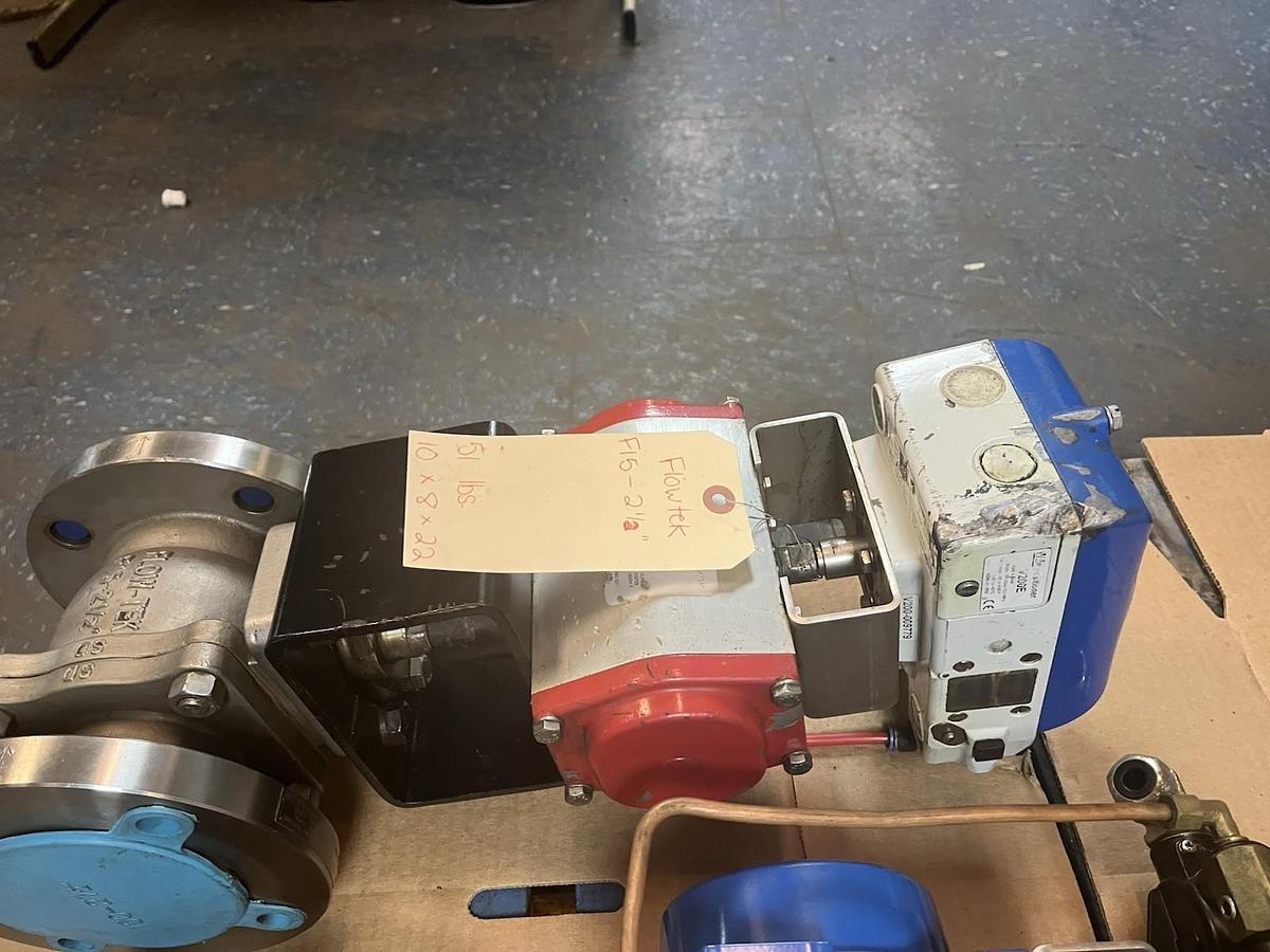 Used FLOW-TEK,V200E,AUTOMATOR ACTUATOR BALL VALVE 150 2-1/2" VAC POSITIONER