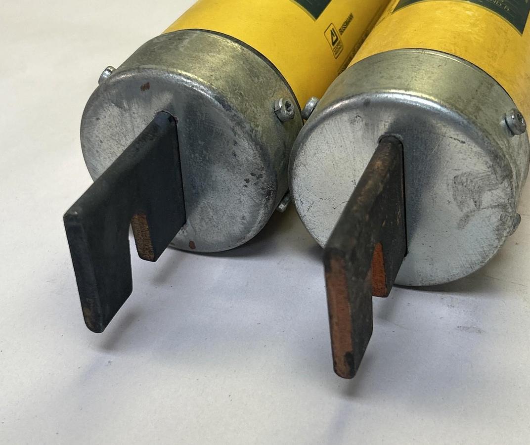Used BUSSMANN,LPS-RK-300,LOW-PEAK FUSE 300A 600V LOT OF 2